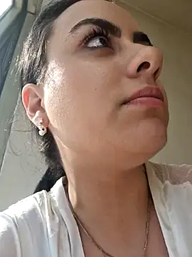 Snapshot of ElyzaIbarra chatting on March 22, 11:42 am ElyzaIbarra online show from March 22, 11:42 am