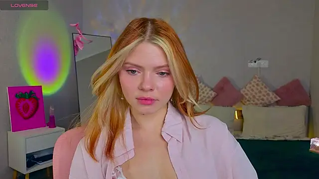 Red  Candy online show from November 23, 11:10 am