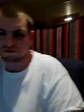 Snapshot of sexaddict_2424 chatting on February 27, 8:28 am sexaddict 2424 online show from February 27, 8:28 am