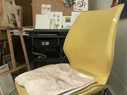 naughtyonbicycle online show from September 18, 1:46 pm