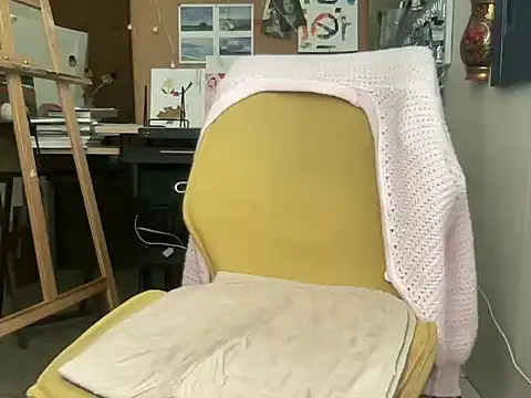 Snapshot of naughtyonbicycle chatting on November 16, 2:44 pm naughtyonbicycle online show from November 16, 2:44 pm