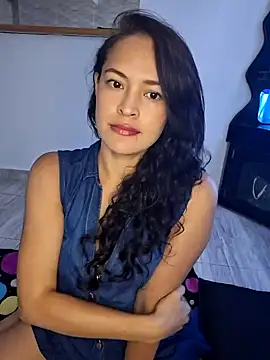 Snapshot of Sara_P10 chatting on January 24, 10:19 pm Sara P10 online show from January 24, 10:19 pm