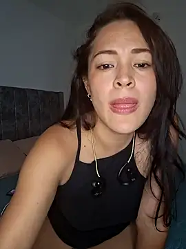 Snapshot of Sara_P10 chatting on March 21, 11:23 pm Sara P10 online show from March 21, 11:23 pm