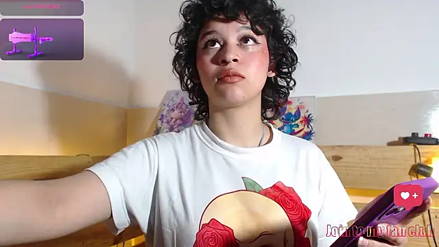 Snapshot of Bitsy_Messy chatting on February 1, 7:34 pm Bitsy Messy online show from February 1, 7:34 pm
