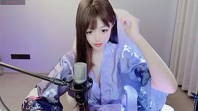 eveminii online show from December 3, 5:53 am