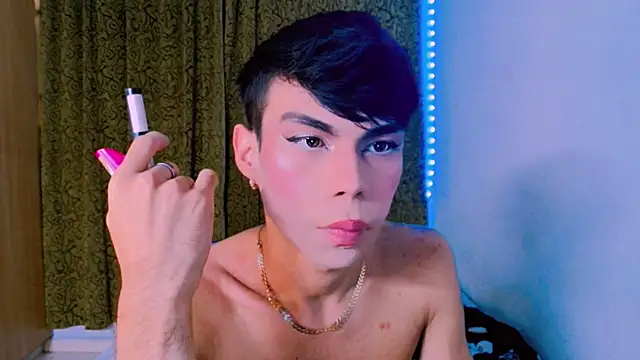 Snapshot of femboykeene chatting on January 13, 6:06 am femboykeene online show from January 13, 6:06 am