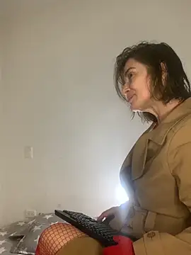 Liloo8923 online show from October 13, 1:27 am