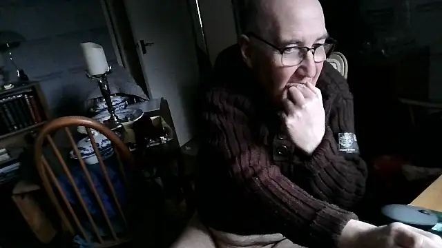 Adamdaddybear online show from February 8, 3:10 pm