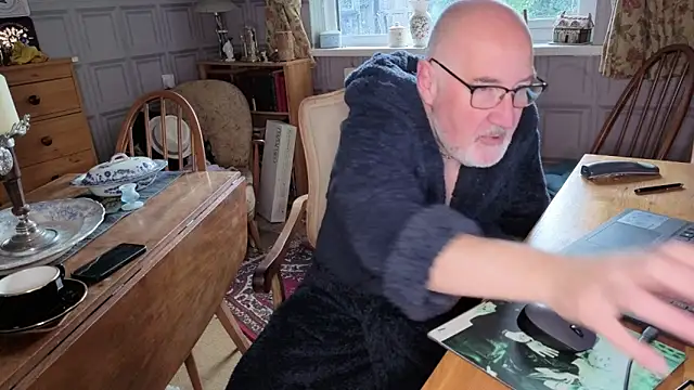 Adamdaddybear online show from October 27, 7:34 am