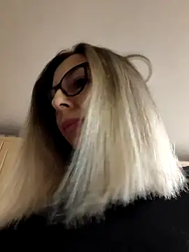 SukyGirl online show from January 3, 5:28 am