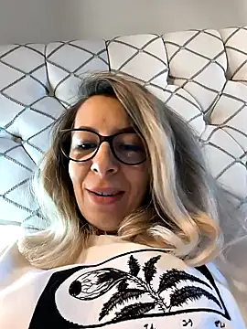 SukyGirl online show from February 23, 7:55 am