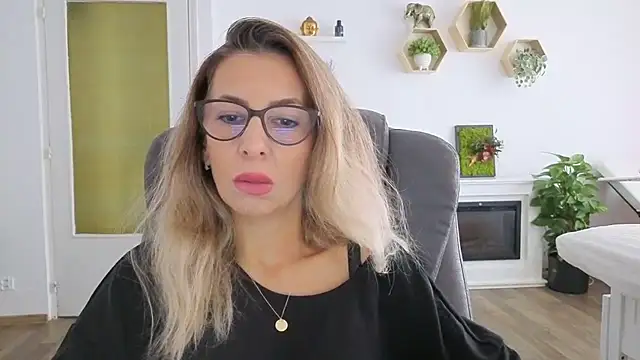 SukyGirl online show from September 23, 6:49 am