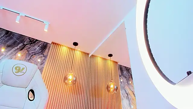 Snapshot of ella_harper chatting on February 6, 5:57 am ella harper online show from February 6, 5:57 am