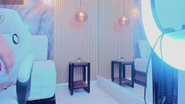 Snapshot of ella_harper chatting on September 30, 2:38 am ella harper online show from September 30, 2:38 am