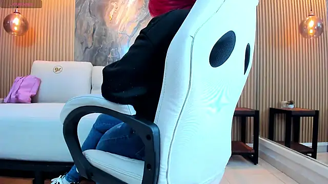 Snapshot of ella_harper chatting on November 22, 2:43 am ella harper online show from November 22, 2:43 am