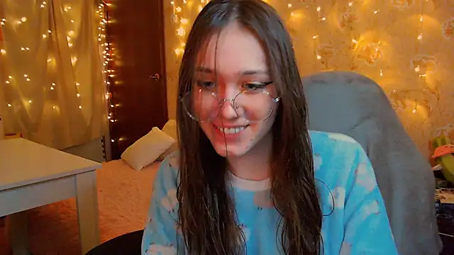 fluffy kitty  online show from January 9, 9:49 pm