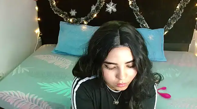 Miapeyton online show from December 13, 3:32 pm