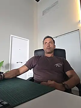 Snapshot of Lucas___81 chatting on July 21, 5:48 pm Lucas 81 online show from July 21, 5:48 pm