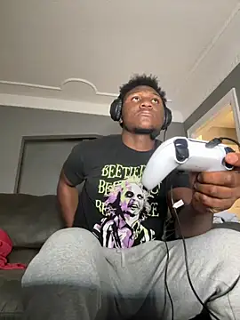 Snapshot of Festivitiesking1 chatting on October 31, 8:37 am Festivitiesking1 online show from October 31, 8:37 am