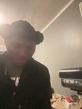 Snapshot of Festivitiesking1 chatting on November 27, 2:02 am Festivitiesking1 online show from November 27, 2:02 am