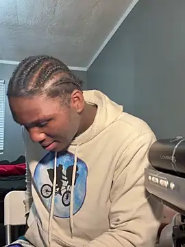 Snapshot of Festivitiesking1 chatting on December 18, 12:06 am Festivitiesking1 online show from December 18, 12:06 am