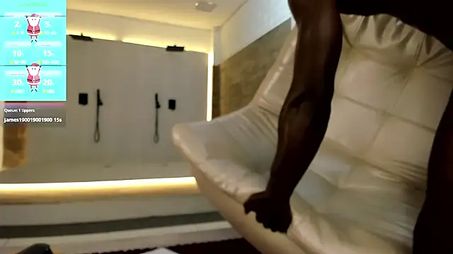 Snapshot of Latrellx7 chatting on December 14, 5:47 pm Latrellx7 online show from December 14, 5:47 pm