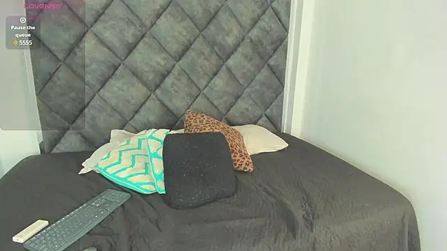 Snapshot of Latrellx7 chatting on December 19, 11:39 am Latrellx7 online show from December 19, 11:39 am