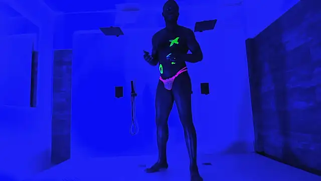 Snapshot of Latrellx7 chatting on December 28, 12:03 pm Latrellx7 online show from December 28, 12:03 pm