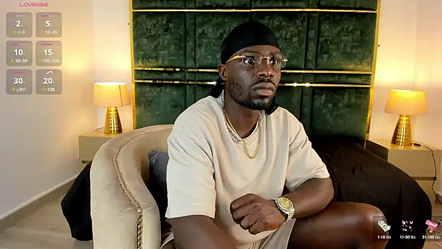 Snapshot of Latrellx7 chatting on January 27, 12:37 pm Latrellx7 online show from January 27, 12:37 pm