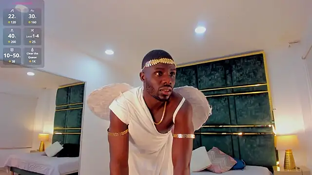 Snapshot of Latrellx7 chatting on February 9, 12:08 pm Latrellx7 online show from February 9, 12:08 pm