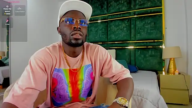 Snapshot of Latrellx7 chatting on February 10, 11:46 am Latrellx7 online show from February 10, 11:46 am