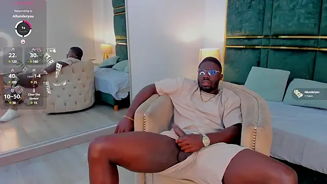 Snapshot of Latrellx7 chatting on February 15, 10:44 am Latrellx7 online show from February 15, 10:44 am