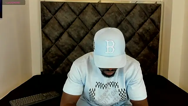 Snapshot of Latrellx7 chatting on October 15, 3:28 am Latrellx7 online show from October 15, 3:28 am