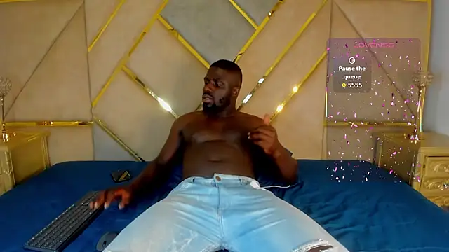 Snapshot of Latrellx7 chatting on October 23, 2:33 am Latrellx7 online show from October 23, 2:33 am