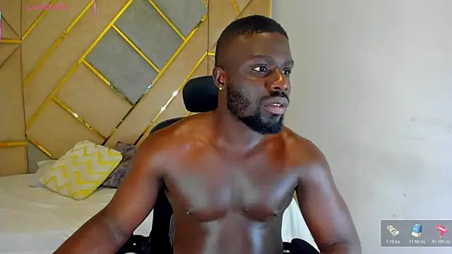 Snapshot of Latrellx7 chatting on October 31, 1:06 am Latrellx7 online show from October 31, 1:06 am