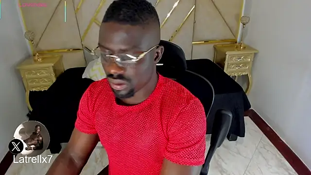 Snapshot of Latrellx7 chatting on November 6, 2:56 am Latrellx7 online show from November 6, 2:56 am