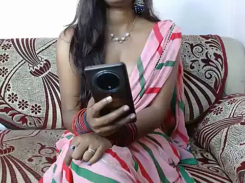 Snapshot of miss_sona27 chatting on February 17, 3:31 pm miss sona27 online show from February 17, 3:31 pm