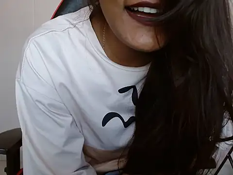 Snapshot of miss_sona27 chatting on September 20, 4:24 am miss sona27 online show from September 20, 4:24 am