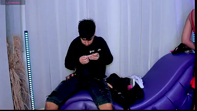 Yourslust  online show from November 21, 9:13 pm