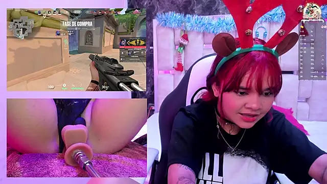 Snapshot of PetiteSalome chatting on December 21, 8:54 pm PetiteSalome online show from December 21, 8:54 pm