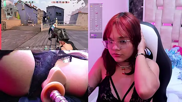 Snapshot of PetiteSalome chatting on January 11, 2:20 am PetiteSalome online show from January 11, 2:20 am