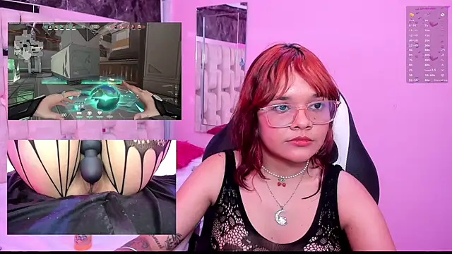 Snapshot of PetiteSalome chatting on January 15, 12:51 am PetiteSalome online show from January 15, 12:51 am