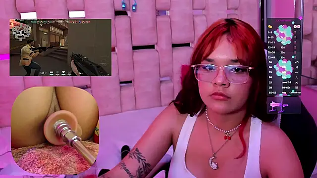 Snapshot of PetiteSalome chatting on January 18, 12:46 am PetiteSalome online show from January 18, 12:46 am