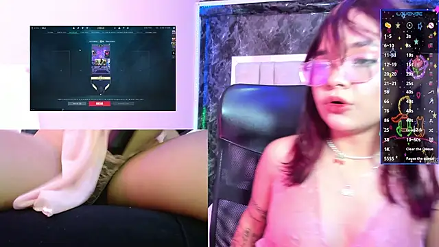 Snapshot of PetiteSalome chatting on January 22, 9:21 pm PetiteSalome online show from January 22, 9:21 pm