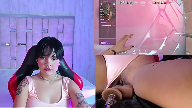 Snapshot of PetiteSalome chatting on October 9, 5:05 am PetiteSalome online show from October 9, 5:05 am