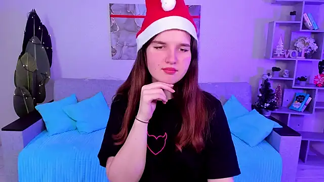 Snapshot of BonneyLove chatting on December 17, 5:15 pm BonneyLove online show from December 17, 5:15 pm