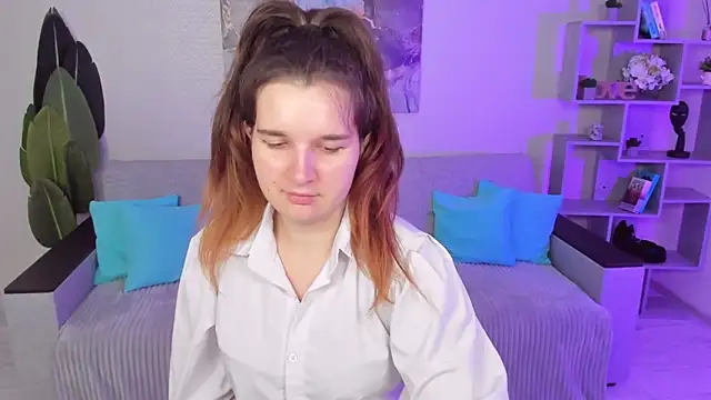 Snapshot of BonneyLove chatting on September 11, 2:17 pm BonneyLove online show from September 11, 2:17 pm