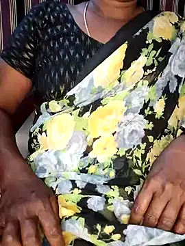 Snapshot of Indiandolly23 chatting on March 5, 5:50 pm Indiandolly23 online show from March 5, 5:50 pm