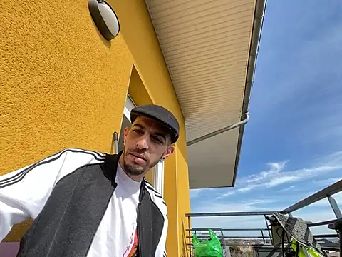 Rebeu313 online show from March 2, 1:49 pm