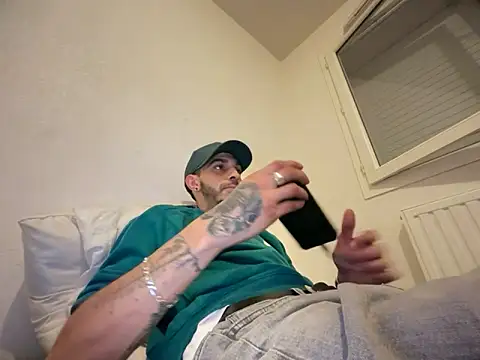 Rebeu313 online show from December 20, 9:11 pm